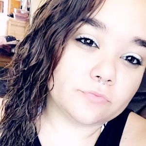 Meet your Posher, Alicia